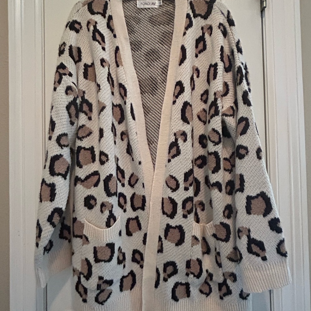 Chic Leopard Print Cardigan